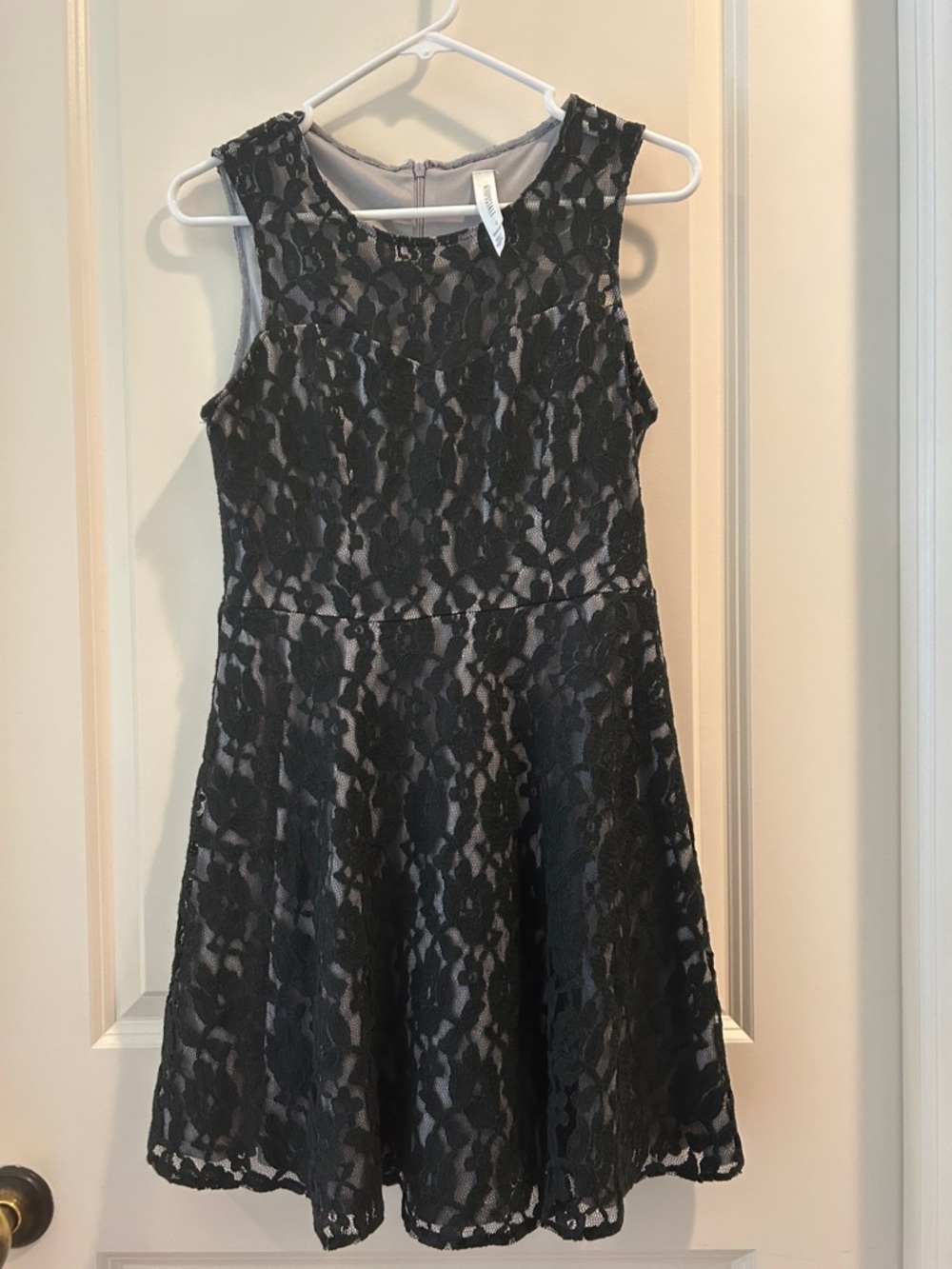 Aeropostale Black Lace Overlay Party Dress sleeveless gray sweetheart liner sz 6